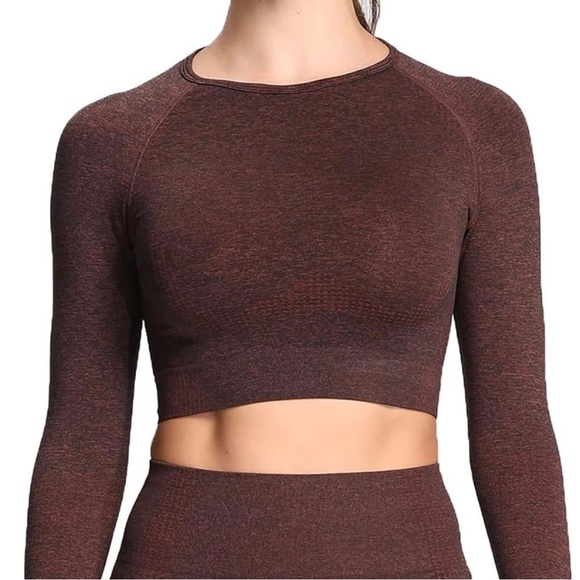 LONG SLEEVE CROP TOP - Picture 2 of 4